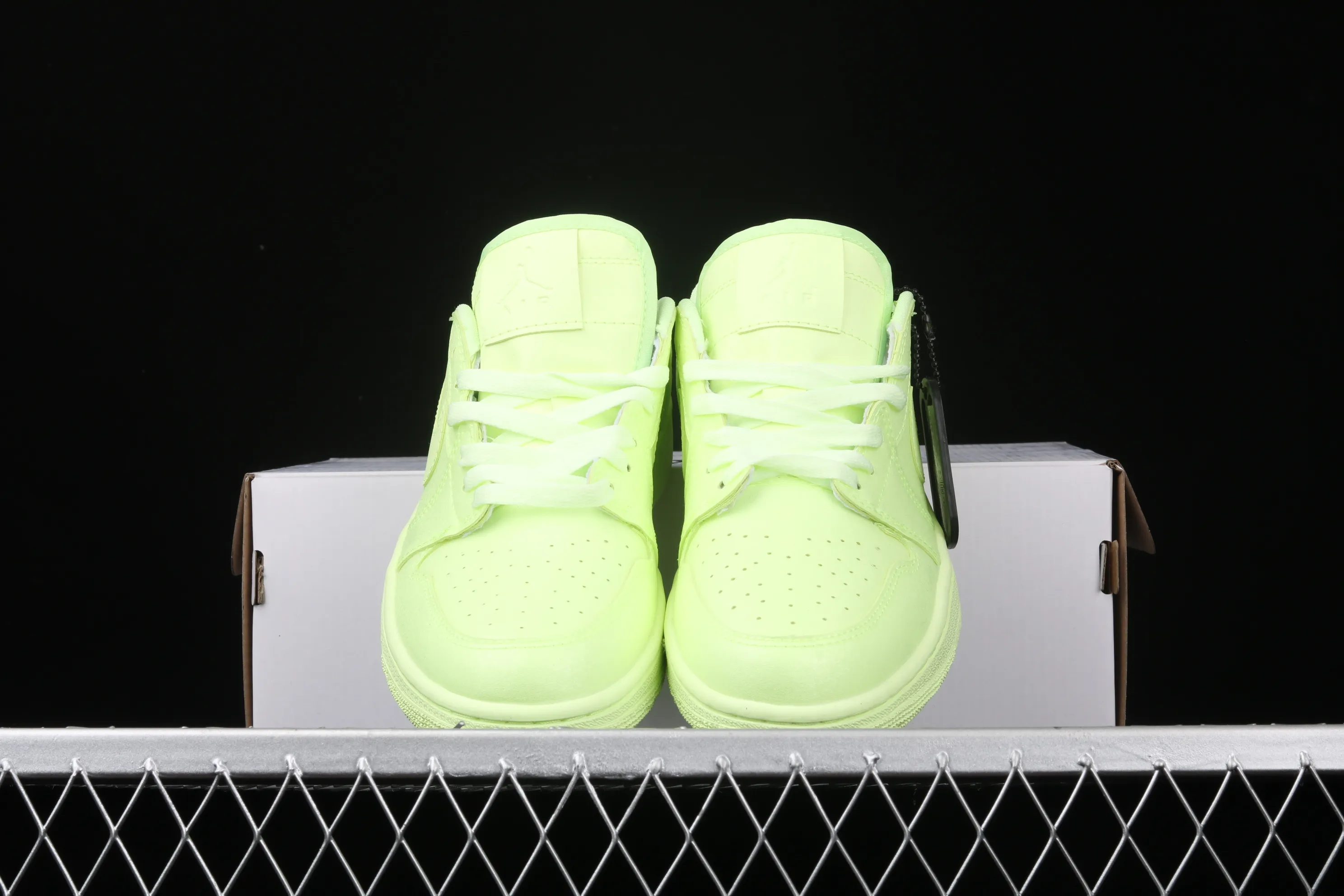 All categories Air Jordan Jordan series basketball shoes Air Jordan 1 Low Air Jordan 1 Ret Hi Prem AJ1 Joe 1 lemon yellow starry low-top basketball shoes CJ7891-700